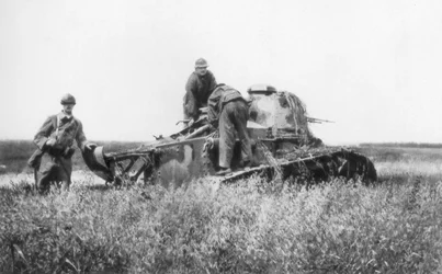 Ein kaputter französischer Leichtpanzer, Villers-Cotterets, Aisne, Frankreich, 1918