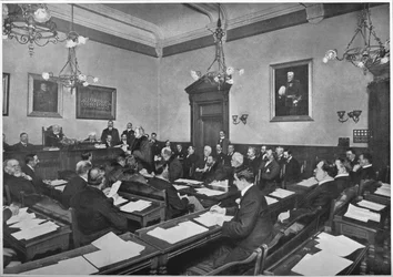 Eine Sitzung des Hammersmith Borough Council, um 1903
