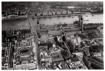 Luftaufnahme von Westminster, London, von einem Zeppelin, 1931