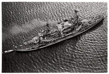 Luftaufnahme des deutschen Schlachtschiffs SMS Schlesien, von einem Zeppelin, um 1931-1933