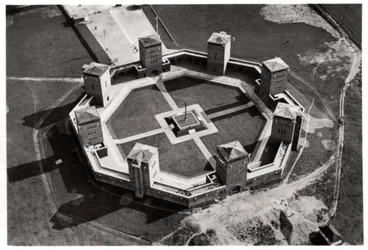 Luftaufnahme des Tannenberg-Denkmals, in der Nähe von Olsztynek, Polen, von einem Zeppelin, ca. 1931-1933