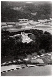 Luftaufnahme des Walhalla-Tempels, nahe Regensburg, Deutschland, aus einem Zeppelin, um 1931-1933