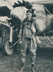 Amerikanischer Flieger Charles Lindbergh und sein Flugzeug, Spirit of St. Louis, ca. 1927 ca. 1937