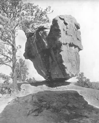 Balanced Rock, Garden of the Gods, Colorado, USA, ca. 1900