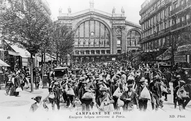 Belgier kommen in Paris an, 1914
