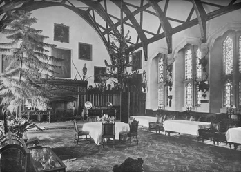 Berkeley Castle, Gloucester - Der Lord Fitzhardinge, 1910