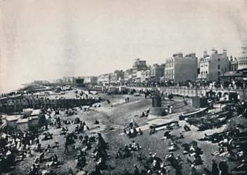 Brighton - Ein langer Strandabschnitt, 1895