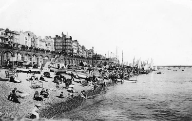 Brighton Beach, East Sussex, um 1900er-1920er Jahre