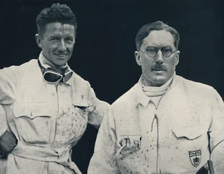 Kapitän G. E. T. Eyston und Assistent, 1937