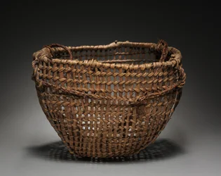 Muschelkorb mit Trageband, späte 1800er Jahre
