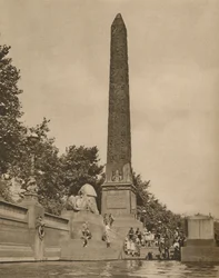 Cleopatras Nadel, vierzehnhundert Jahre vor der Geburt von Cleopatra gehauen, um 1935