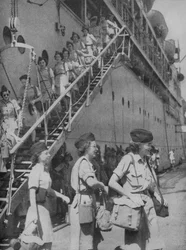 An Land gehen in Singapur, 1945