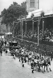 Krönungsprozession von Georg V. und Königin Mary nahe der Westminster Abbey, 22. Juni 1911, 1937