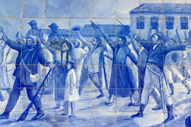 (Detail) Azulejo-Mosaik, das die Menschen von Cachoeira zeigt, die Prinz Pedro zujubeln, der Brasilien zur Unabhängigkeit führte, Cachoeira, Brasilien