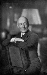 Dr. Thierry de Martel, französischer Chirurg, 1935
