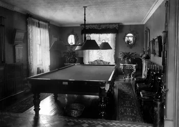 Edwardianisches Zimmer mit Billardtisch, 1909