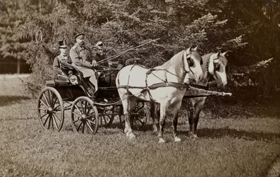 Kaiser Alexander III. (1845-1894) und Kaiserin Maria Fjodorowna (1847-1928) in einer Pferdekutsche