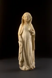 Figur einer stehenden Frau