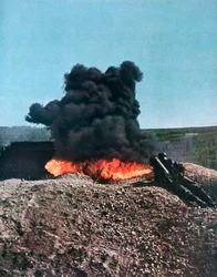Deutscher Soldat mit Flammenwerfer, Russland, 1941