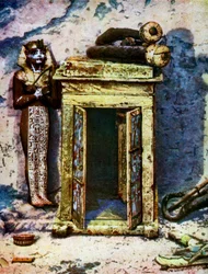 Goldener Schrein in der Vorkammer des Grabes von Tutanchamun, Ägypten, 1933-1934