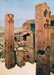 Granitpfeiler mit Lotus- und Papyrusdekoration, Tempel des Amun-Re, Karnak, Ägypten, 20. Jahrhundert