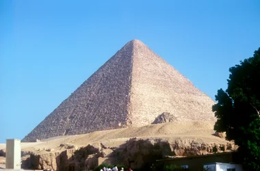 Die große Pyramide von Cheops in Gizeh, Ägypten, 4. Dynastie, Altes Reich, 26. Jahrhundert v. Chr.