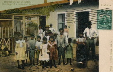 Bewohner eines Mietshauses, ca. 1913