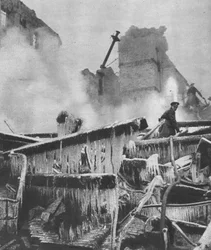 Im kalten Winter erschwerten arktische Wetterbedingungen die Aufgaben des Zivilschutzes, 1941-1942