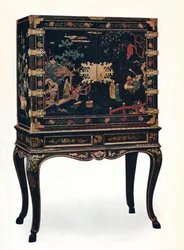 Eingeschnittener lackierter Schrank, ca. 1680, 1910