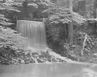 Independence Falls, am Darby Creek, in der Nähe von Philadelphia, USA, um 1900