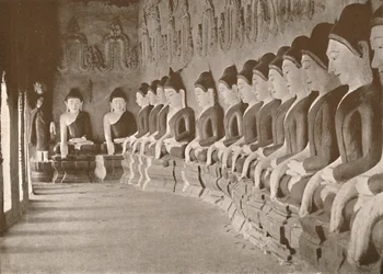 Innenraum des buddhistischen Tempels, Sagaing, 1900