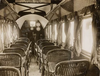 Innenraum eines Passagierflugzeugs mit Napier-Motoren, ca. 1920er Jahre