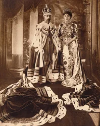 König Georg V. und Königin Maria gekrönt und in Roben für den Delhi Durbar, 1911 1935