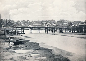Lymington - Die Brücke und die Stadt, vom Fluss aus gesehen