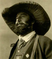 Mann in traditioneller Tracht, Tirol, Österreich, ca. 1935