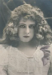 Miss Mabel Love 1874-1953, um 1930