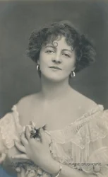 Miss Marie Studholme, 1872-1930, um 1930
