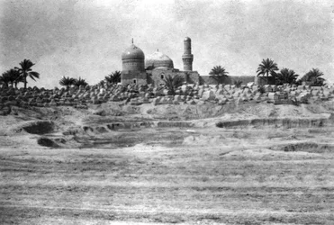Moschee und Friedhof in der Nähe von Bagdad, 1918