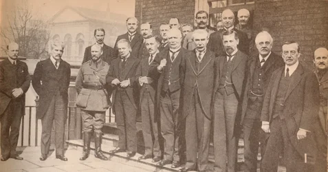 Mr. Lloyd George, Premierminister, und einige seiner Kollegen im Jahr 1917, ca. 1917, 1935