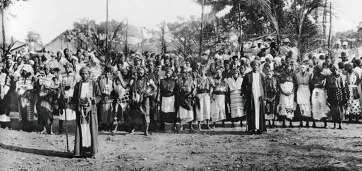 Einheimische Tänzer in Mombasa, 1924-1925, 1937