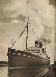 Eines der größten Schiffe der Welt, die Majestic, im Besitz der Cunard White Star Line, 1936
