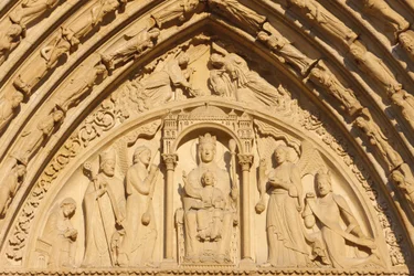 Notre-Dame-Kathedrale von Paris, Westflügel: Tympanon des Heiligen Annentors, Paris, Frankreich