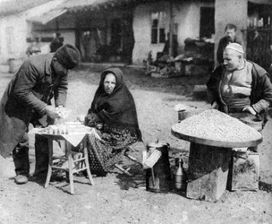 Erdnuss- und Duftverkäufer, Sofia, Bulgarien, ca. 1923