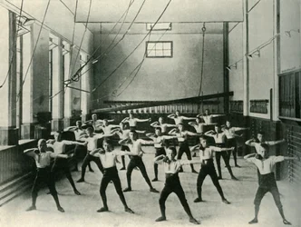 Körperübungen am Royal Institution for the Deaf and Dumb, Friar Gate, Derby, 1902