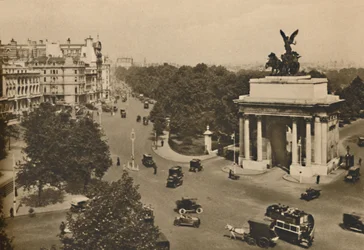 Piccadilly und die Quadriga von Constitution Hill, ca. 1935