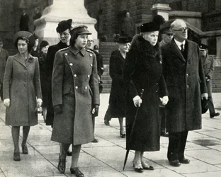 Königin Mary, Prinzessin Elizabeth, Prinzessin Margaret, Armistice Day, 1945