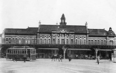 Bahnhof von Yokohama, Japan, 20. Jahrhundert