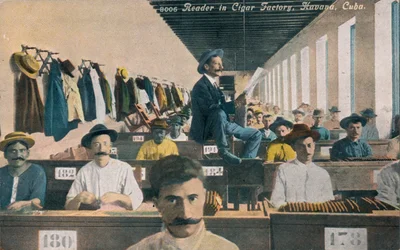 Leser in einer Zigarrenfabrik, Havanna, Kuba