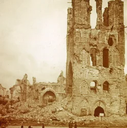 Ruine der Kathedrale, Ypern, Flandern, Belgien, ca. 1914-1918