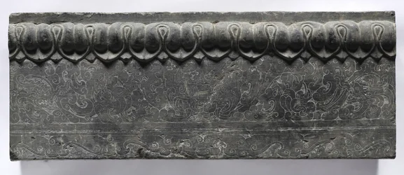 Abschnitt einer Sargplattform: Horizontales Panel, 550-577